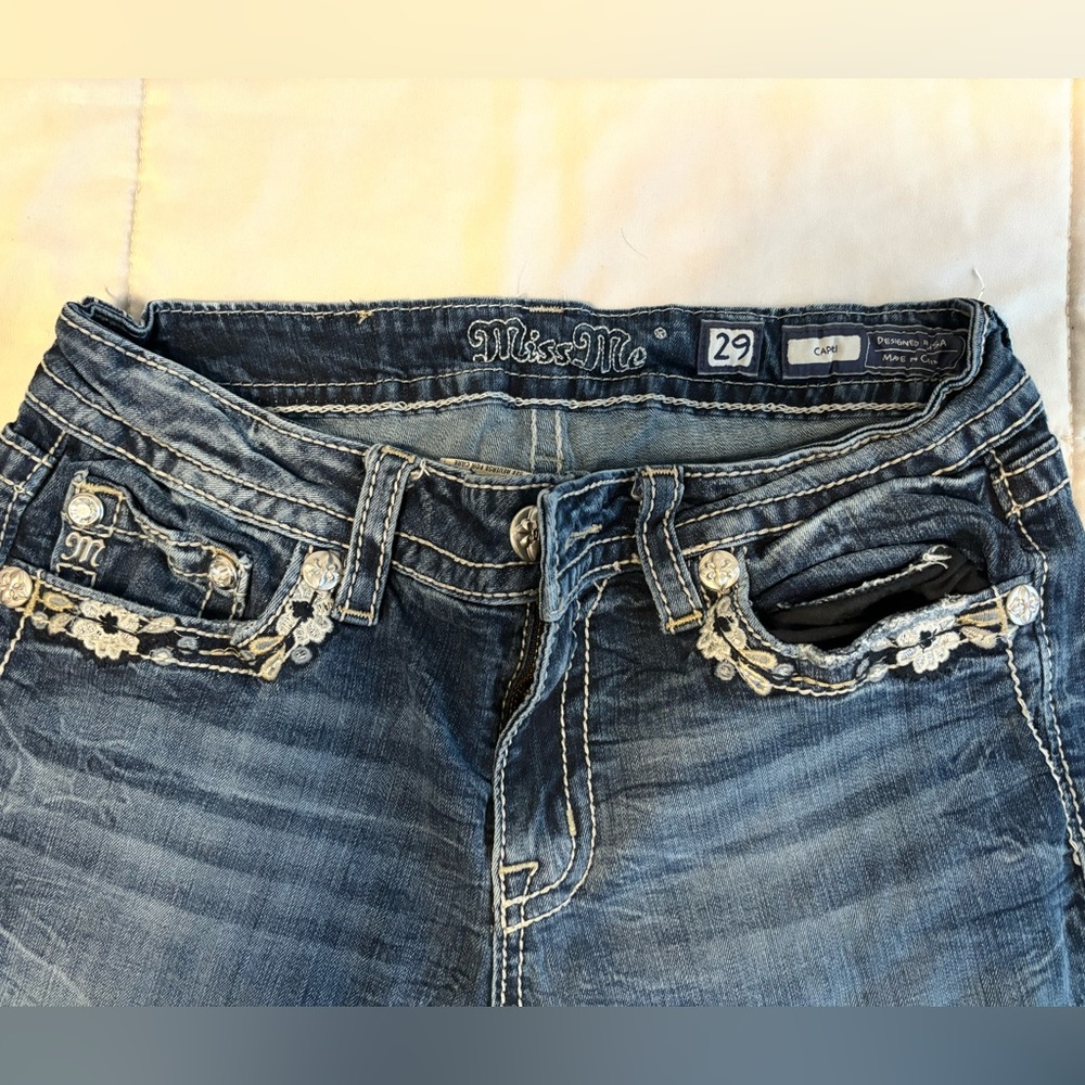 Miss Me Women’s Jeans - Picture 2 of 5